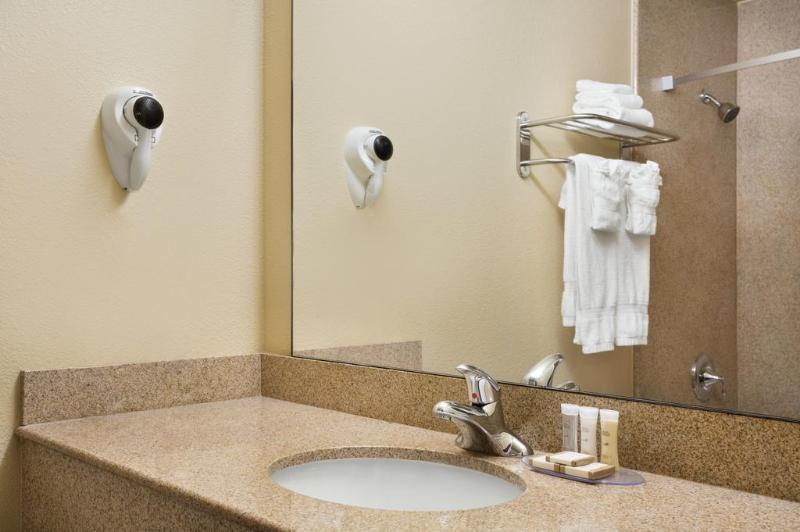 Howard Johnson By Wyndham Reseda Hotel & Suites Los Angeles Exteriér fotografie