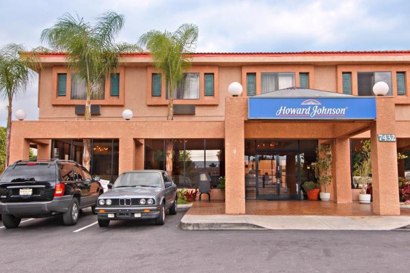 Howard Johnson By Wyndham Reseda Hotel & Suites Los Angeles Exteriér fotografie