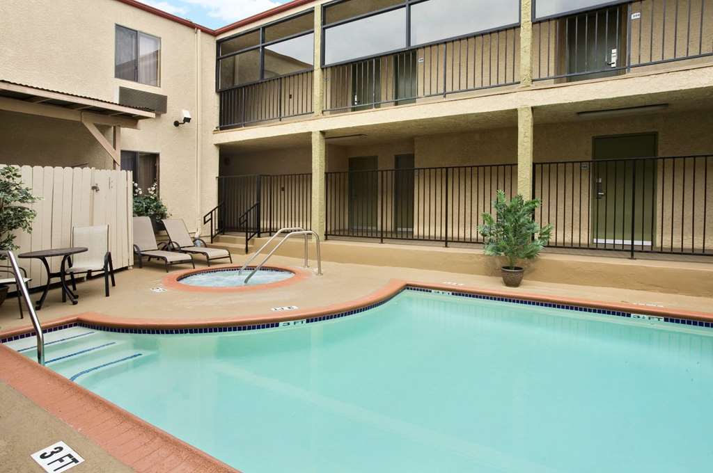 Howard Johnson By Wyndham Reseda Hotel & Suites Los Angeles Zařízení fotografie