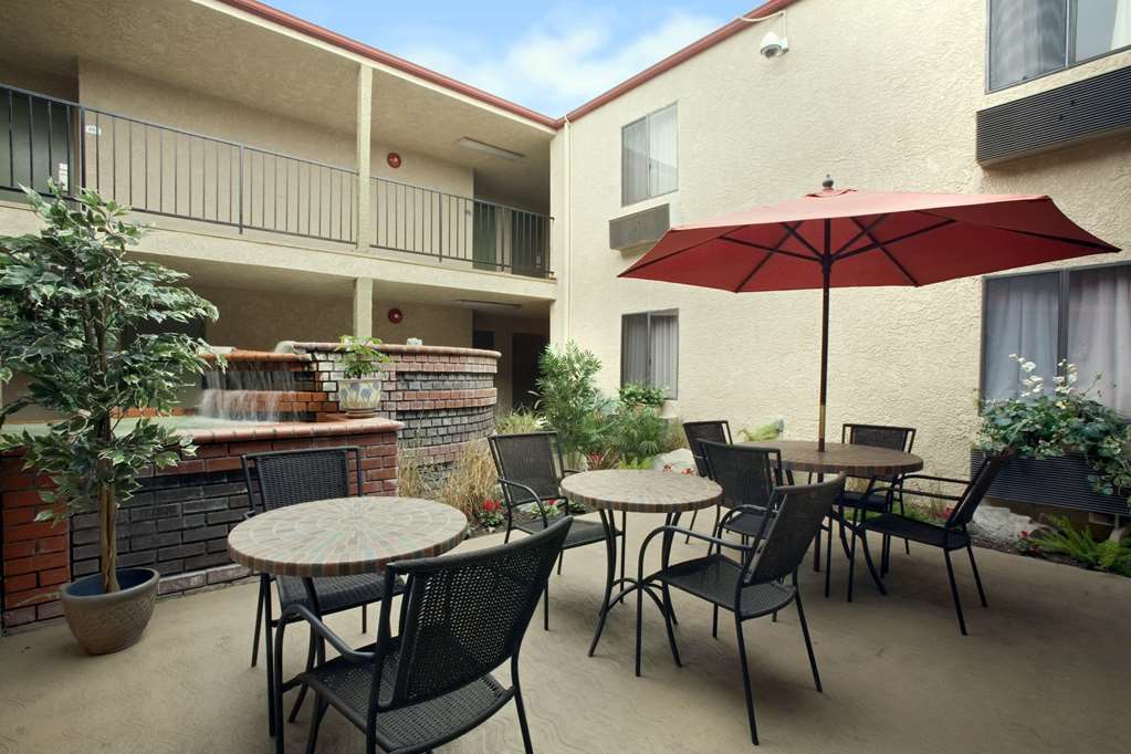 Howard Johnson By Wyndham Reseda Hotel & Suites Los Angeles Zařízení fotografie