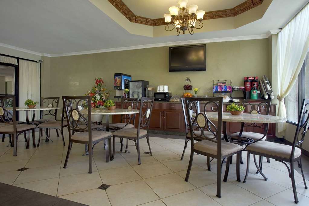 Howard Johnson By Wyndham Reseda Hotel & Suites Los Angeles Restaurace fotografie
