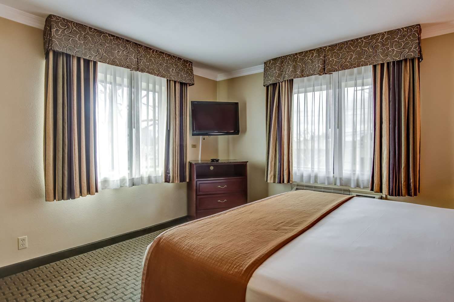 Howard Johnson By Wyndham Reseda Hotel & Suites Los Angeles Exteriér fotografie