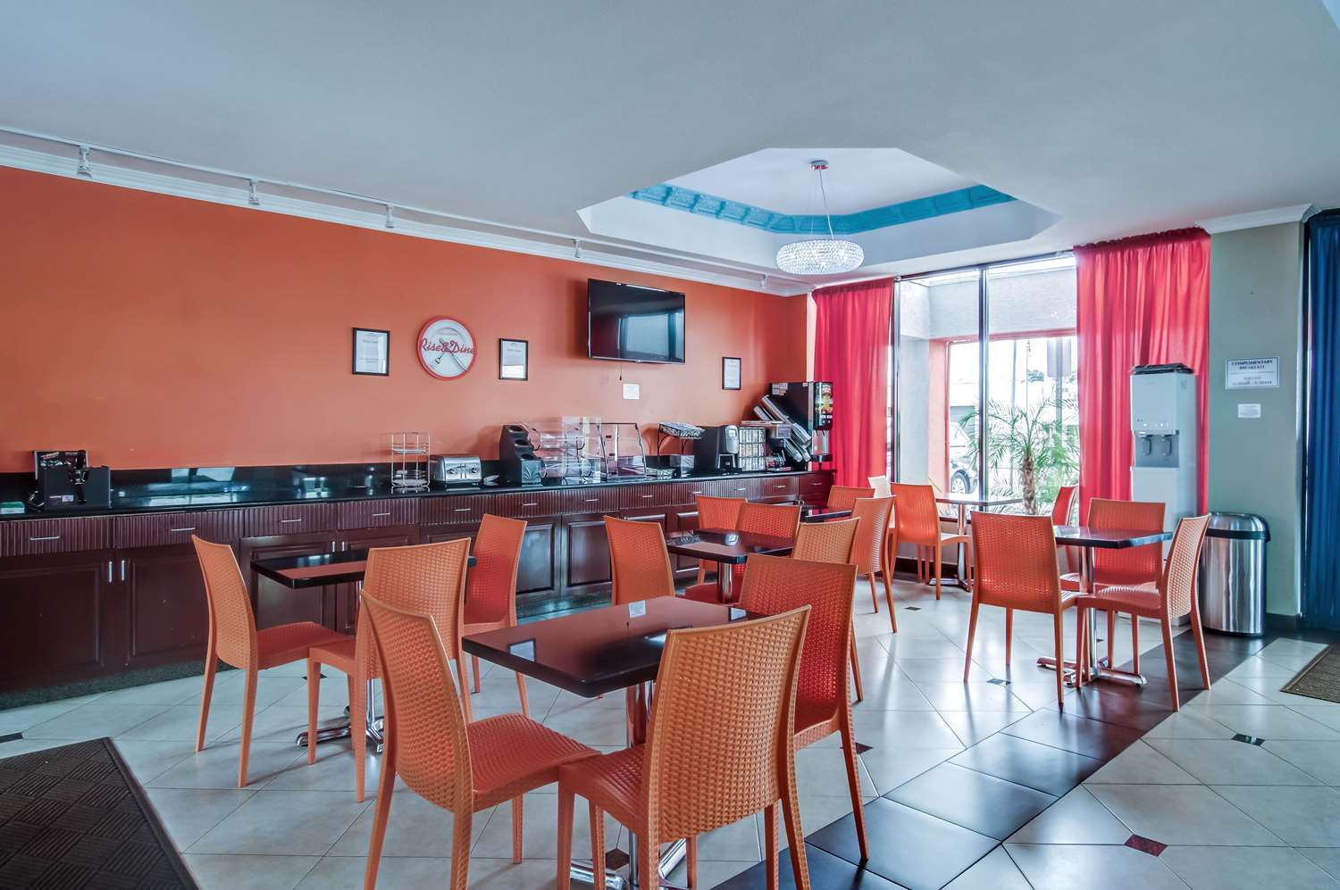 Howard Johnson By Wyndham Reseda Hotel & Suites Los Angeles Exteriér fotografie