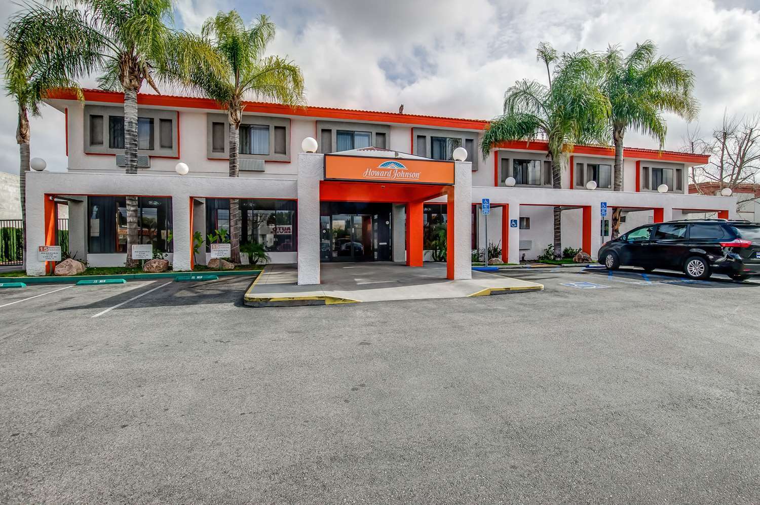 Howard Johnson By Wyndham Reseda Hotel & Suites Los Angeles Exteriér fotografie